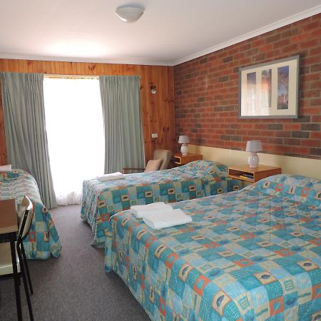 Tooleybuc Country Roads Motor Inn ภายนอก รูปภาพ