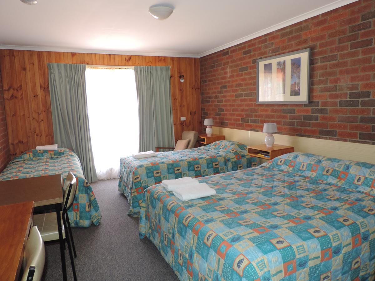 Tooleybuc Country Roads Motor Inn ภายนอก รูปภาพ
